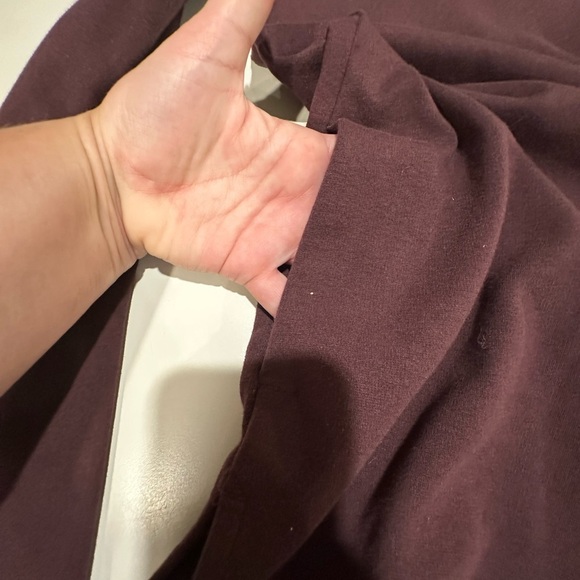 Duluth Trading Burgundy v neck Long Sleeve Tunic with Pockets Size XS - Picture 4 of 6